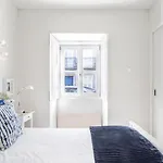 Joivy Superb 1-Br Flat Near Jardim Da Estrela